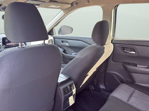 Used 2025 Nissan Rogue SV FWD image 29