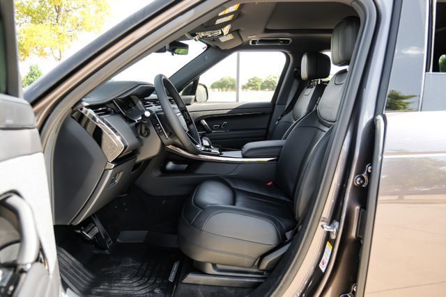 New 2026 Land Rover Range Rover Sport Dynamic SE AWD/4WD image 4