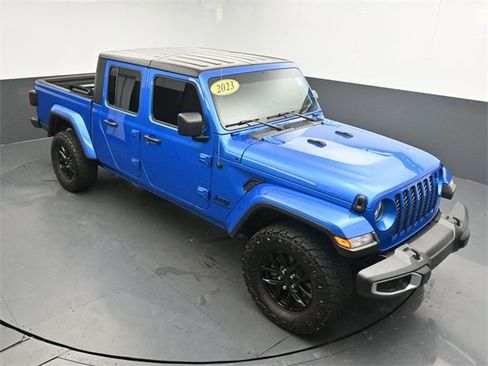 Used 2023 Jeep Gladiator Sport image 22