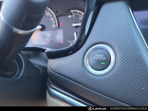 Used 2018 Cadillac XT5 Luxury w/ Driver Awareness Package image 19