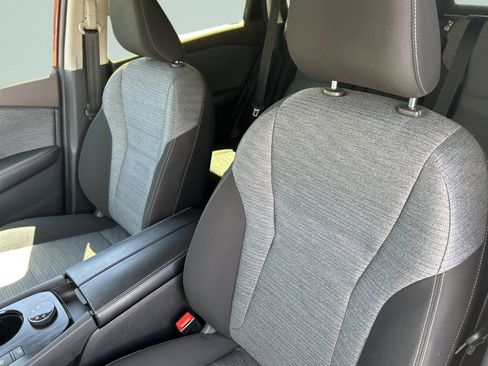 Used 2023 Nissan Rogue SV image 11