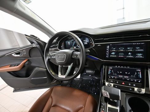 Used 2022 Audi Q8 Premium Plus w/ Premium Plus Package image 29