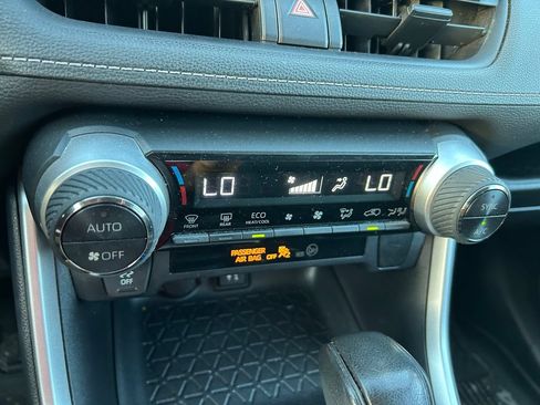 Used 2019 Toyota RAV4 XLE w/ All Weather Liner Package AWD/4WD image 25