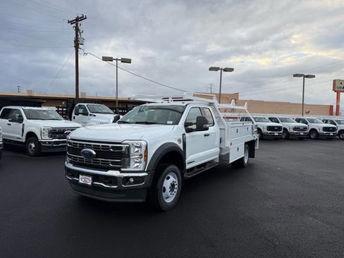 New 2025 Ford F550 4x4 SuperCab Super Duty image 5