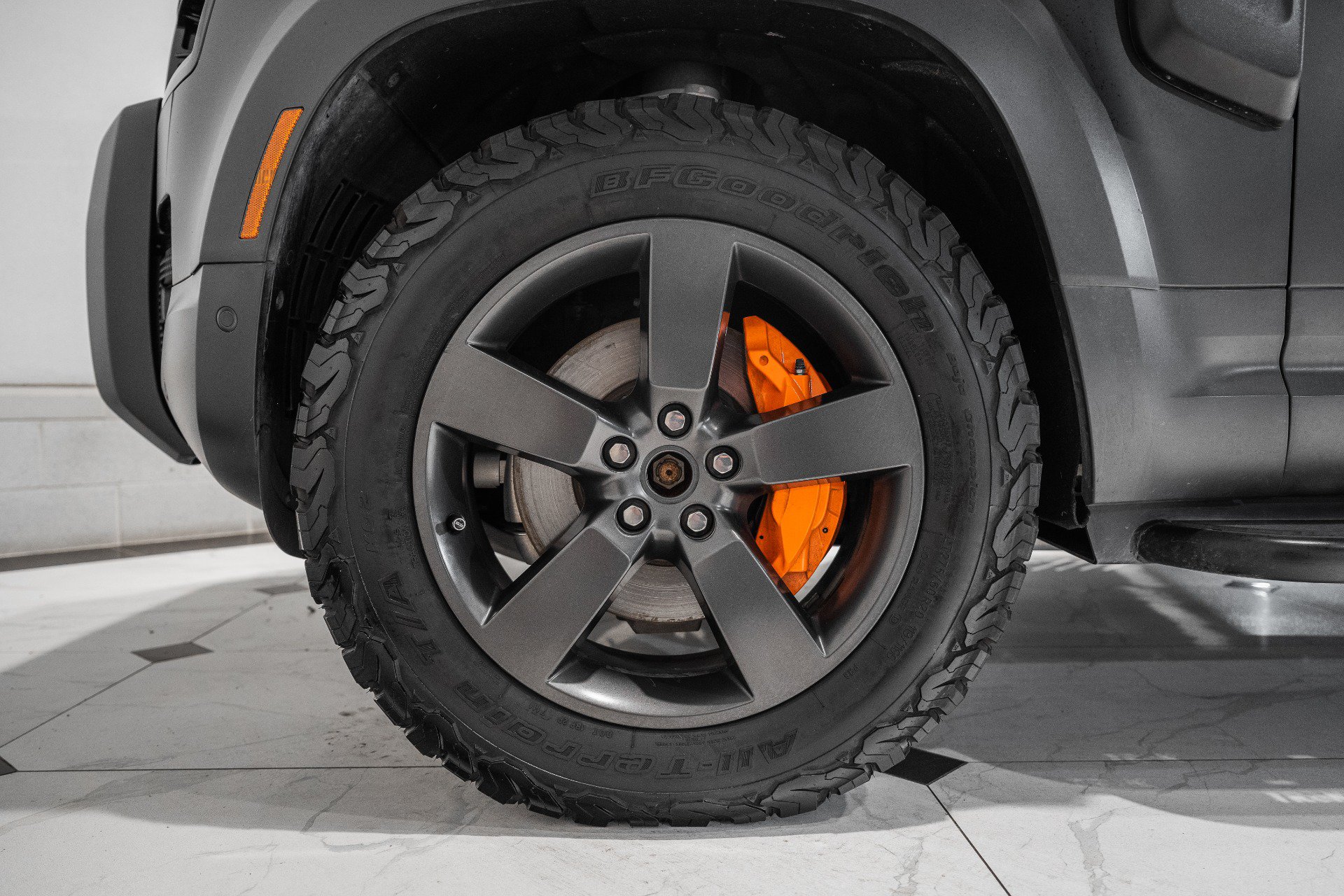 Used 2023 Land Rover Defender 130 SE AWD/4WD image 11