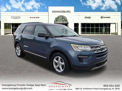 Used 2018 Ford Explorer XLT FWD image 1