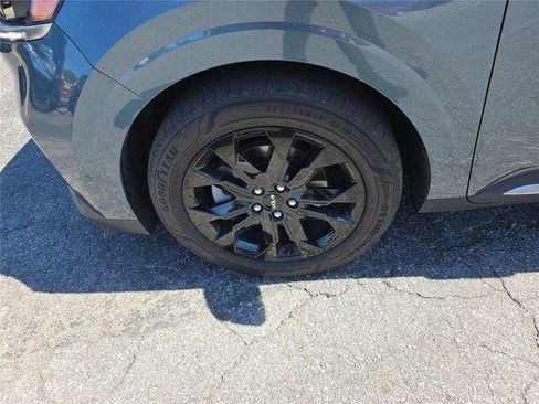 Used 2024 Kia Carnival SX Prestige FWD image 11