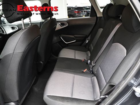 Used 2025 Kia Soul LX w/ LX Technology Package FWD image 20