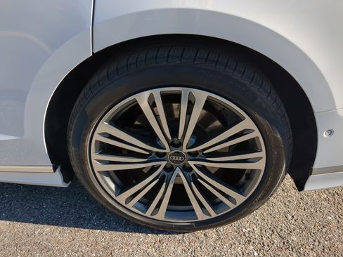 Used 2021 Audi A8 L 4.0T w/ Executive Plus Package image 27