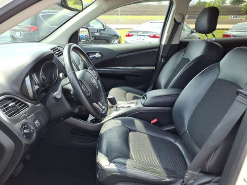 Used 2019 Dodge Journey Crossroad FWD image 23