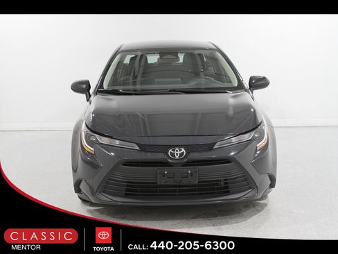 Used 2023 Toyota Corolla LE image 2
