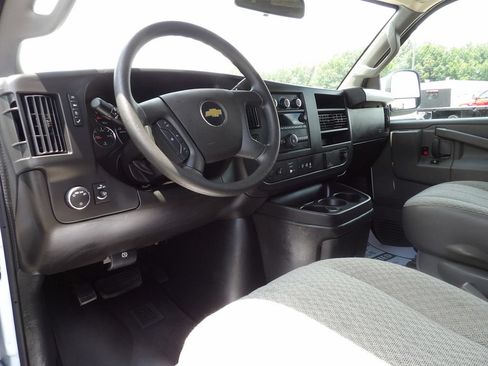 Used 2025 Chevrolet Express 3500 LS RWD image 16