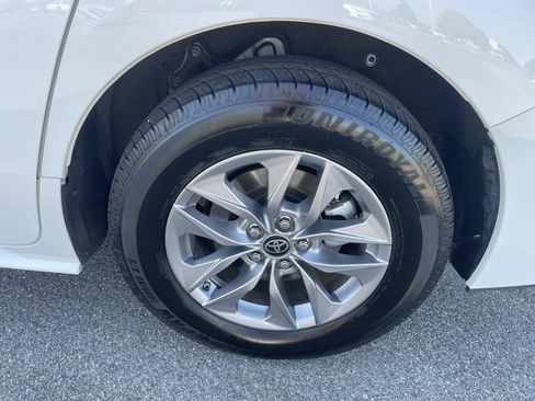 Used 2023 Toyota Sienna LE FWD image 10