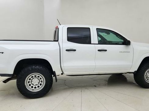 Used 2023 Chevrolet Colorado W/T w/ Advanced Trailering Package AWD/4WD image 6