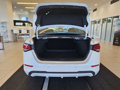 Used 2024 Nissan Sentra SV image 9