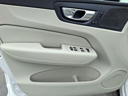 Certified 2023 Volvo XC60 B5 Plus w/ Climate Package AWD/4WD image 13
