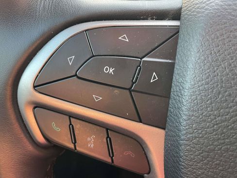 Used 2019 Jeep Grand Cherokee High Altitude AWD/4WD image 23