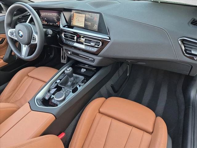 Used 2025 BMW Z4 M40i w/ Edition RWD image 19