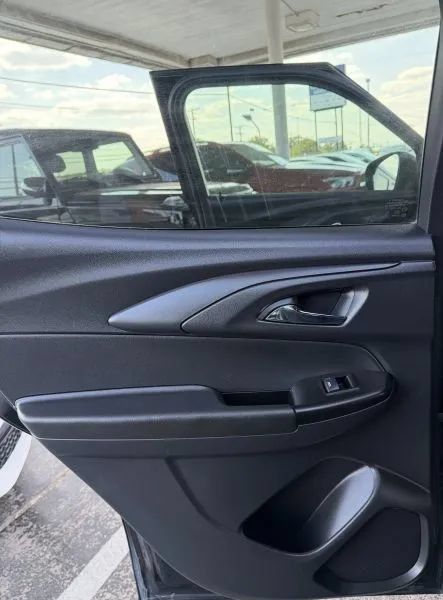 Used 2022 Chevrolet TrailBlazer RS FWD image 21