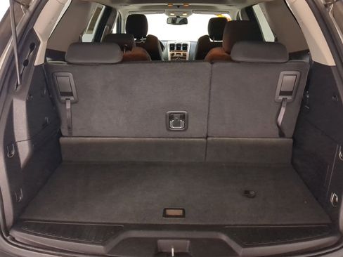 Used 2012 GMC Acadia SLE image 20