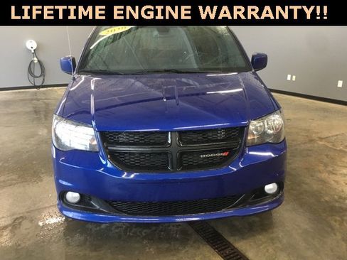 Used 2020 Dodge Grand Caravan SE image 4