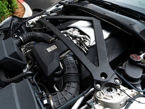 Used 2020 Aston Martin DB11 Volante RWD image 14