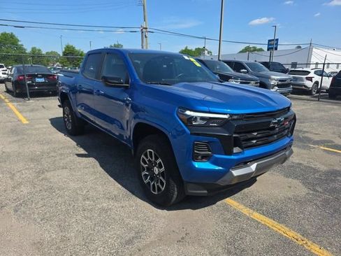 Used 2023 Chevrolet Colorado Z71 w/ Z71 Convenience Package 2 AWD/4WD image 6