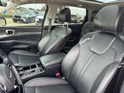 Used 2025 Kia Sorento EX w/ Panoramic Sunroof Package FWD image 20