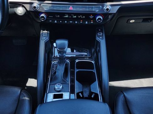 Certified 2024 Kia Telluride EX w/ EX Captain's Chair Package FWD image 25