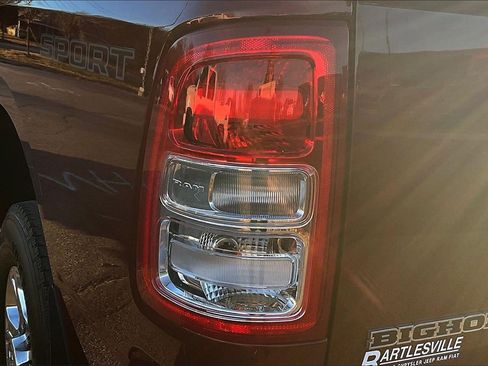 Used 2024 RAM 3500 Big Horn w/ Sport Appearance Package image 28