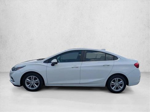 Used 2018 Chevrolet Cruze LT FWD image 9