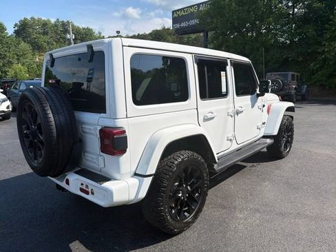 Used 2021 Jeep Wrangler Unlimited Sahara AWD/4WD image 4