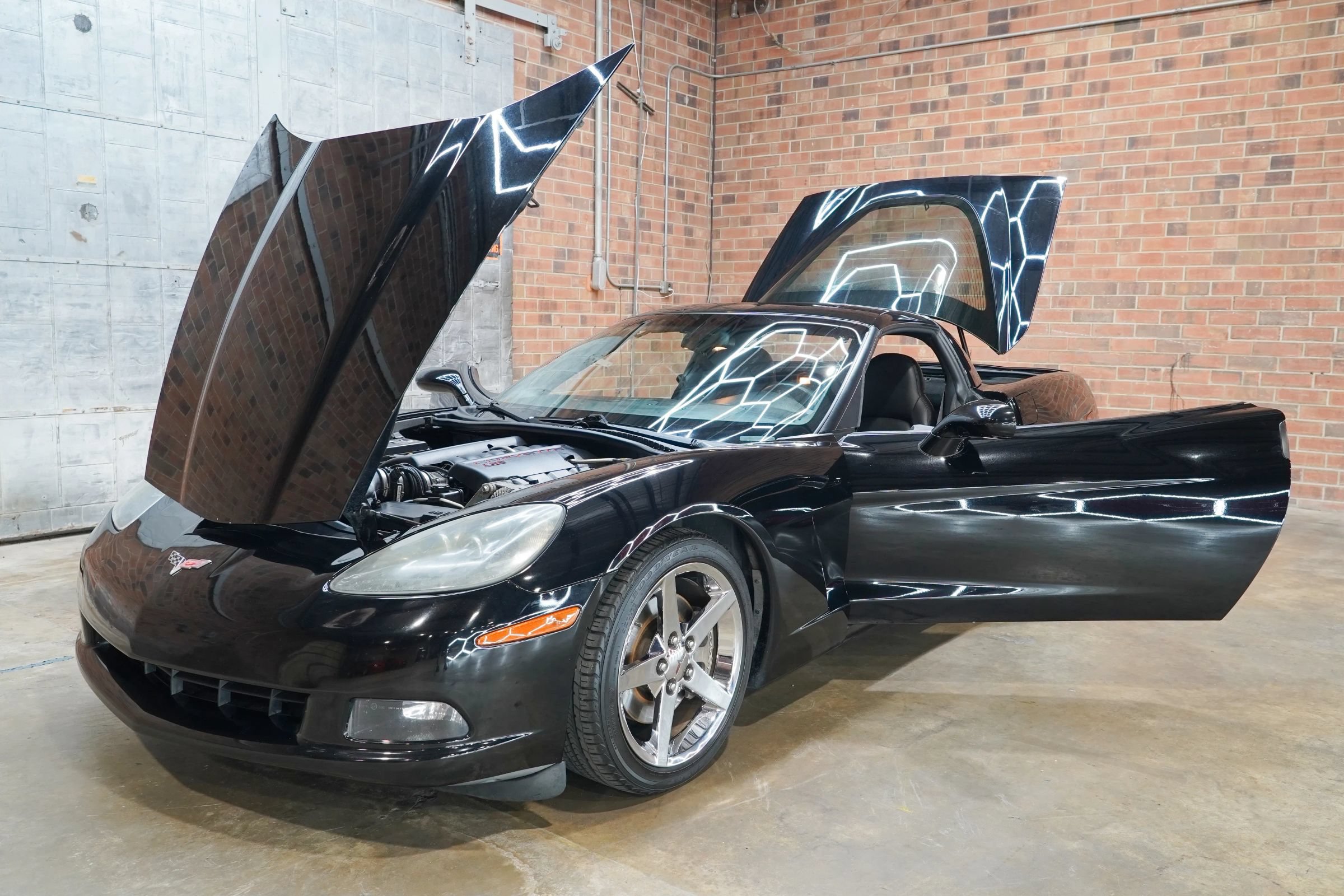 Used 2007 Chevrolet Corvette Coupe w/ Preferred Equipment Group RWD image 24
