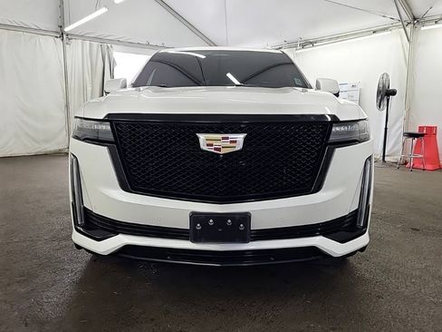 Used 2021 Cadillac Escalade Sport w/ Driver Assist Tech Package AWD/4WD image 2