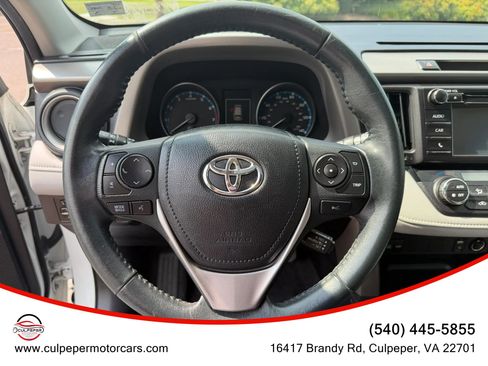 Used 2018 Toyota RAV4 XLE FWD image 17