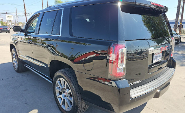 Used 2017 GMC Yukon Denali AWD/4WD image 6
