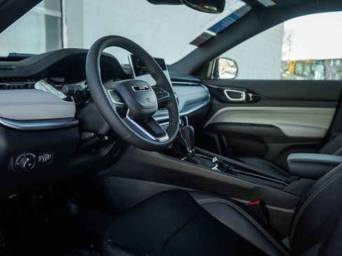 New 2026 Jeep Compass Limited image 18