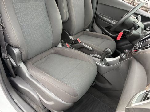 Certified 2022 Chevrolet Trax LS w/ Tint and Cruise Package FWD image 11