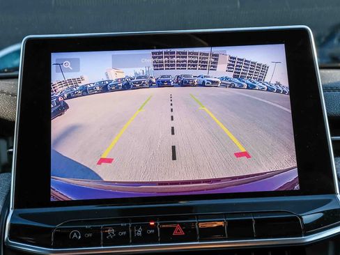 Used 2022 Jeep Compass Latitude FWD image 23
