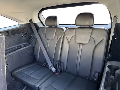 Used 2022 Kia Sorento S w/ Panoramic Sunroof Package image 12