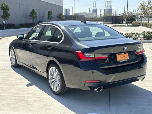 Used 2024 BMW 330e image 4