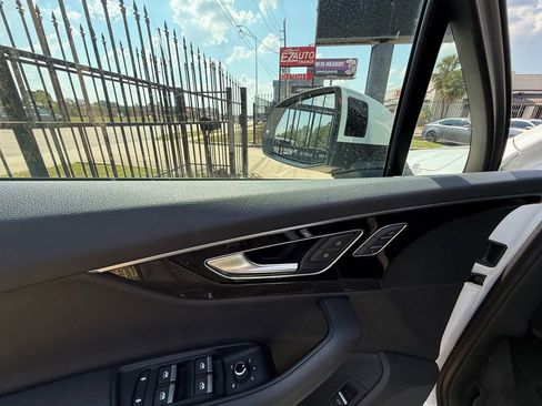 Used 2019 Audi Q7 3.0T Prestige w/ Prestige Package AWD/4WD image 23