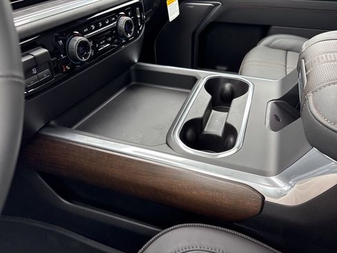 New 2026 Chevrolet Silverado 2500 High Country w/ High Country Premium Package AWD/4WD image 39