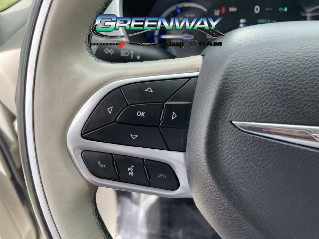 Used 2017 Chrysler Pacifica Platinum FWD image 33