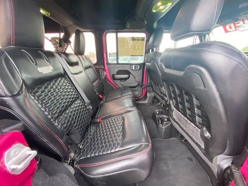 Used 2021 Jeep Wrangler Unlimited Rubicon AWD/4WD image 28