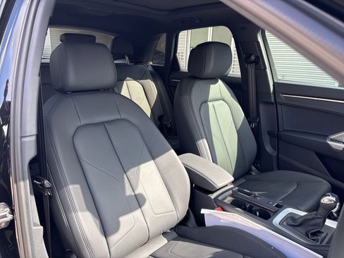 New 2025 Audi Q3 2.0T Premium image 16