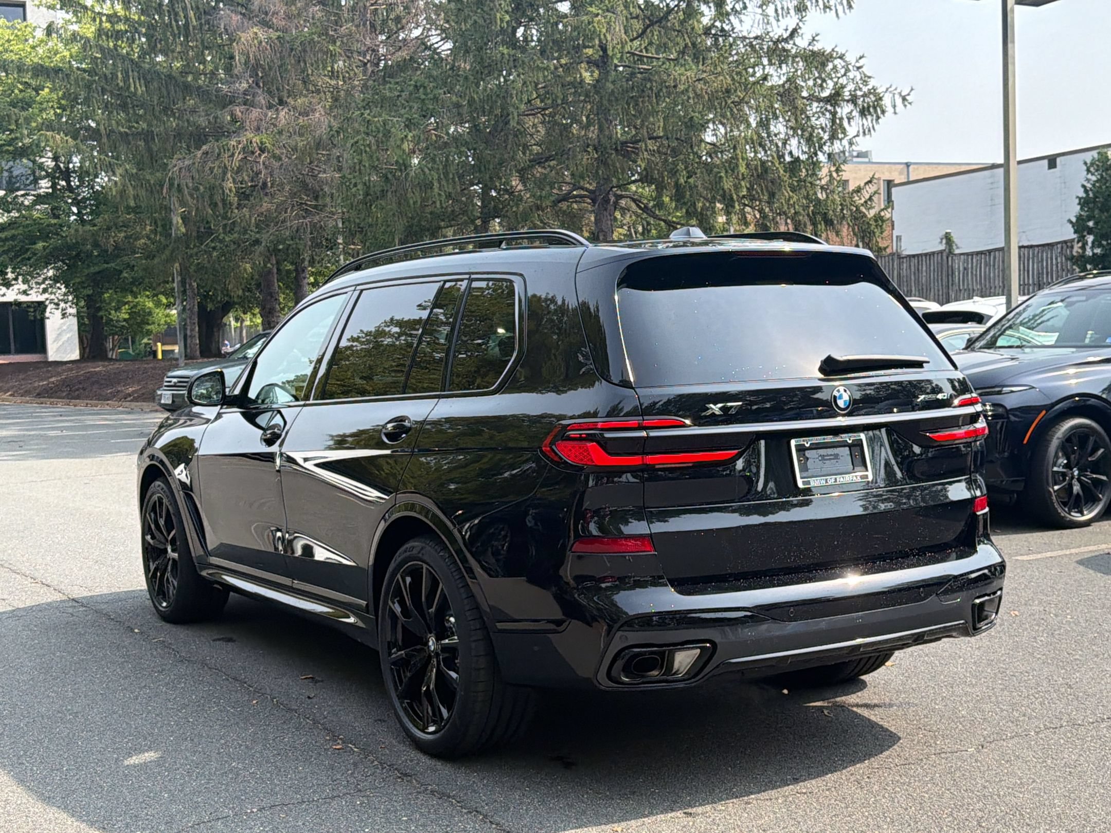 Used 2027 BMW X7 xDrive40i w/ Executive Package AWD/4WD image 3