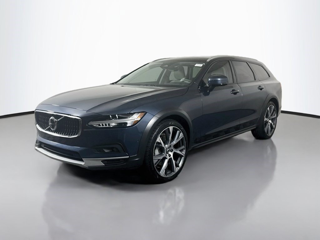 Used 2025 Volvo V90 B6 Cross Country Ultra w/ Protection Package Premier AWD/4WD image 4