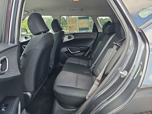 Used 2021 Kia Soul LX FWD image 15