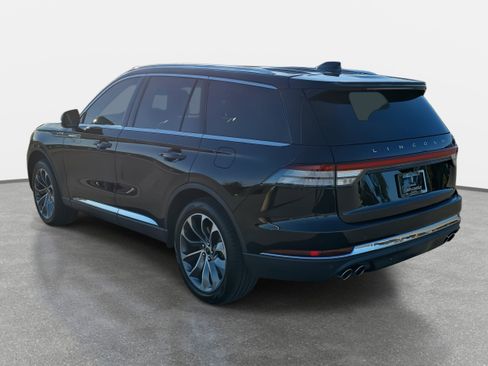 Certified 2025 Lincoln Aviator AWD w/ Equipment Group 101A image 7